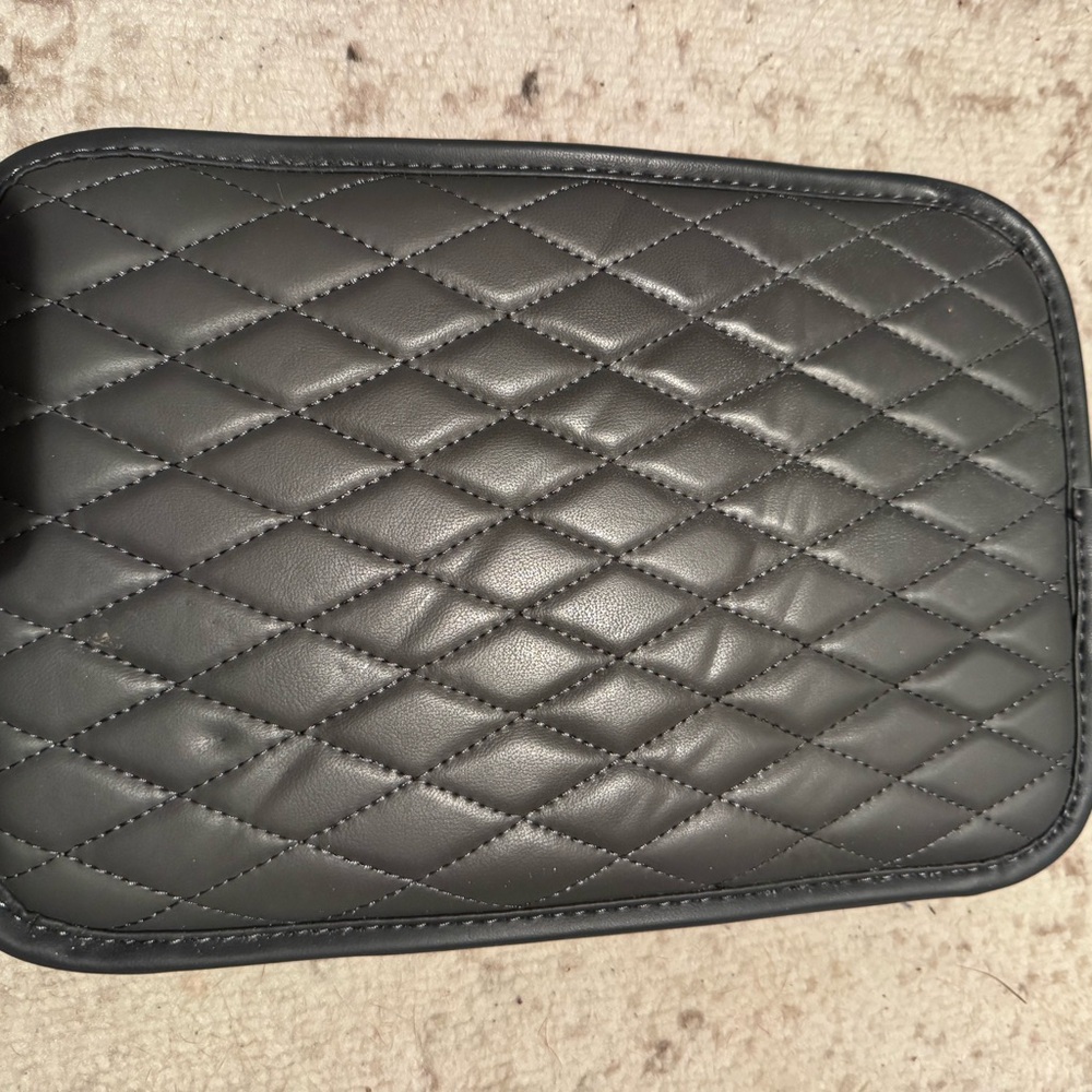Arm rest cover for car